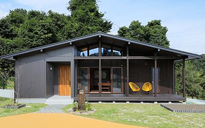 住まいの原風景をリデザインして生まれた平屋