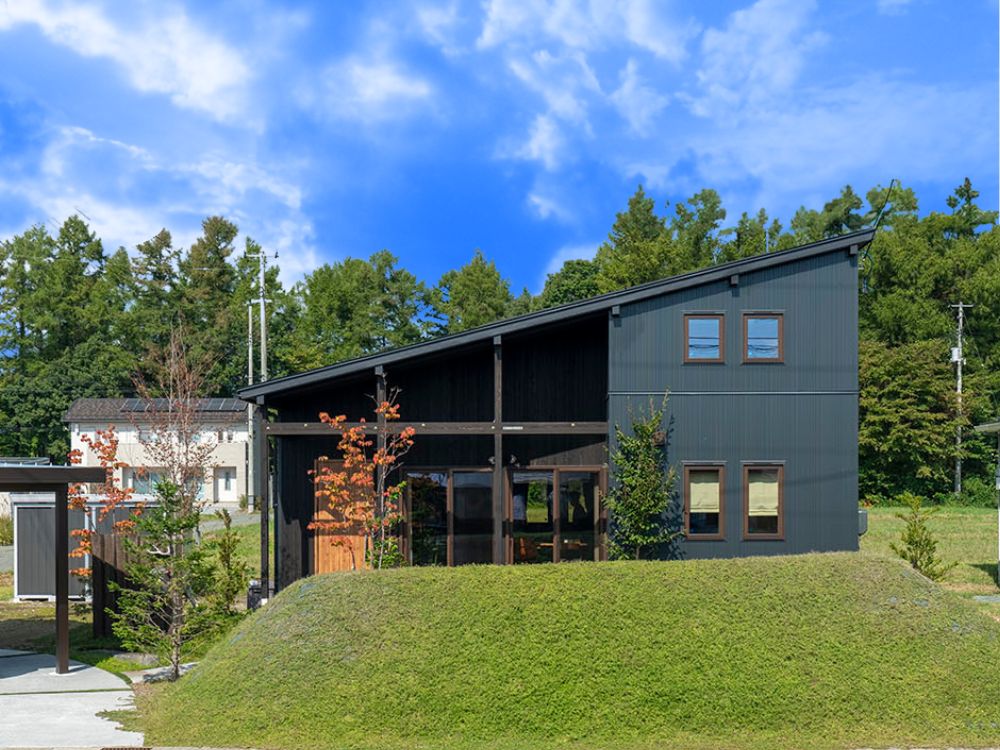 〈STAND BY HOME〉【 CARRE】片流れの屋根がカッコイイ外観