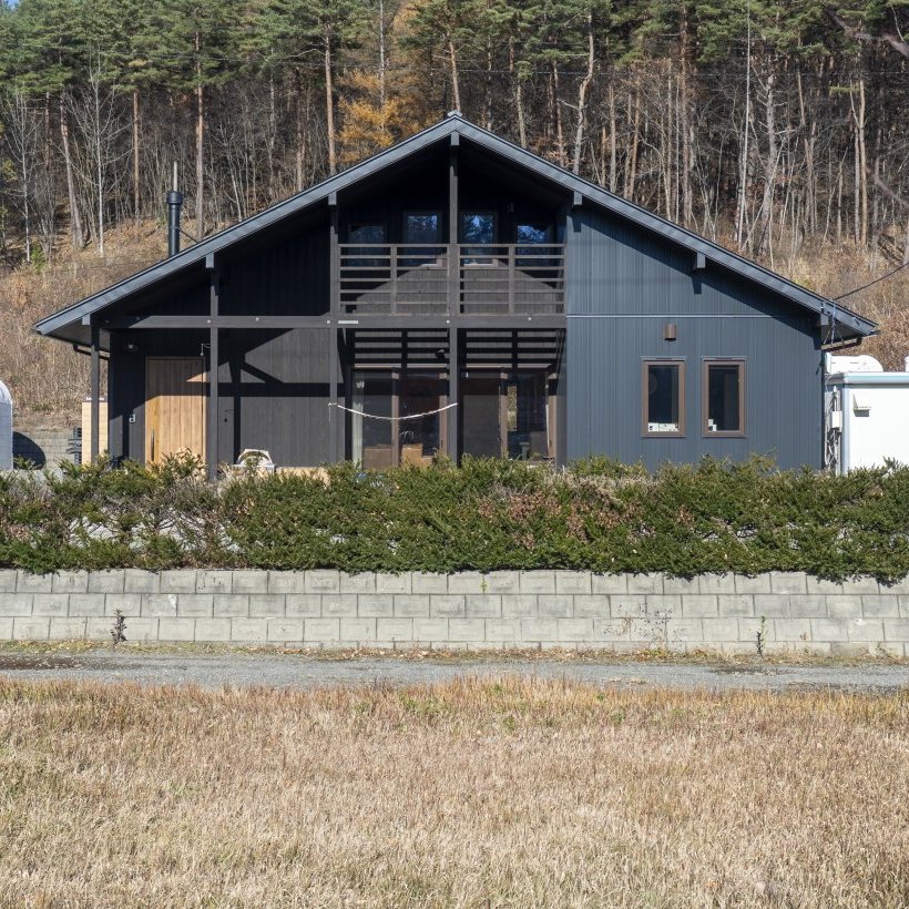 大らかな間取りで、古き良きものと暮らす家