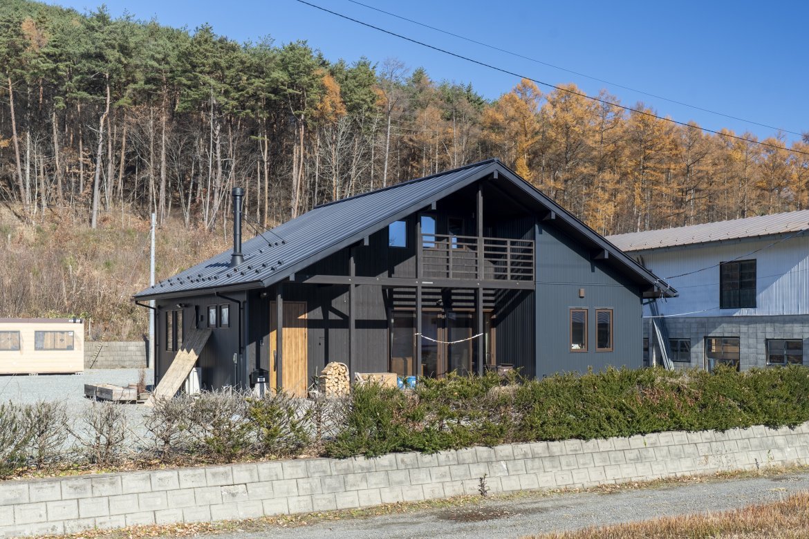 大らかな間取りで、古き良きものと暮らす家